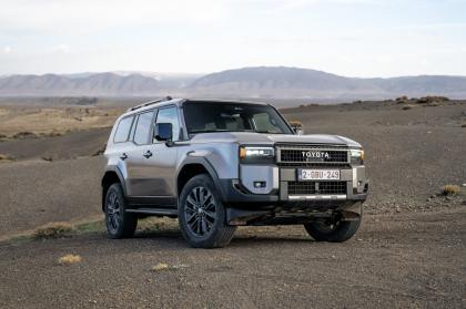 To Toyota Land Cruiser τώρα και ως ήπια υβριδικό